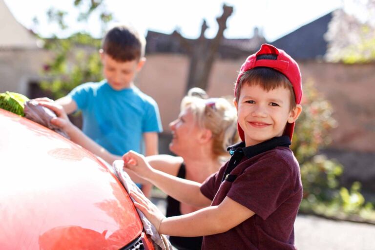kids washing car