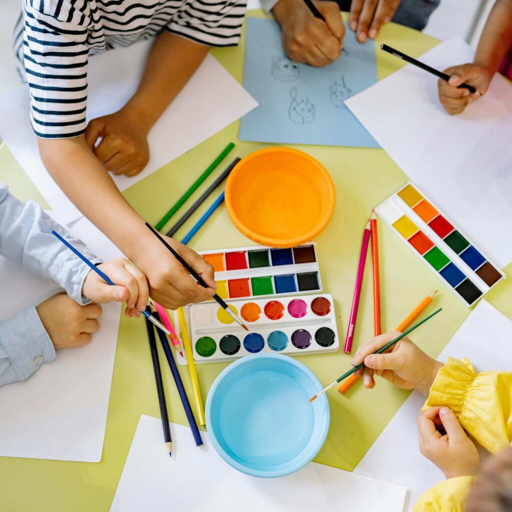 kids painting