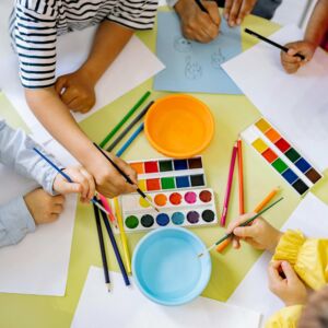 kids painting